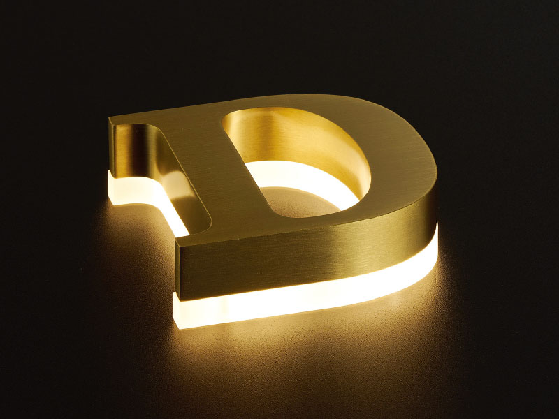 LEDアクリル・チャンネル文字18